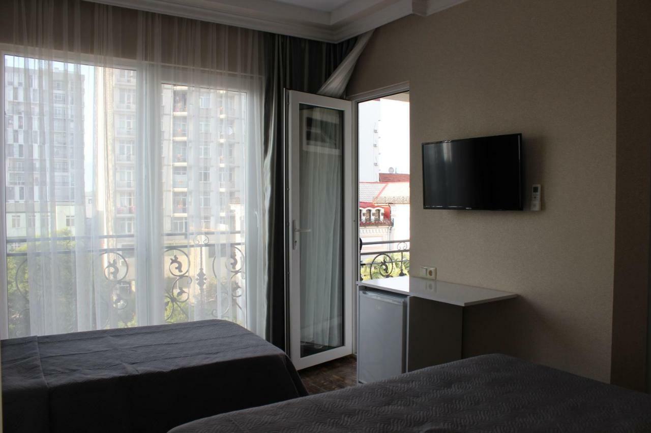 Union Hotel Batumi Exterior photo