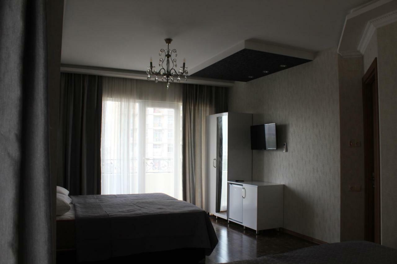 Union Hotel Batumi Exterior photo